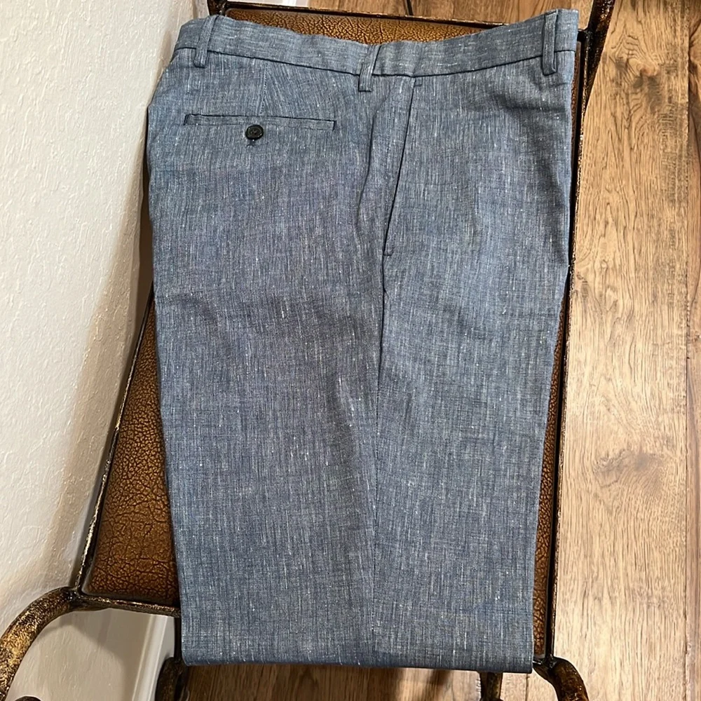 Like New Banana Republic Fabulous Blue/Gray Linen+ blended fabrics with Spandex
